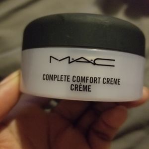 MAC moisturizer